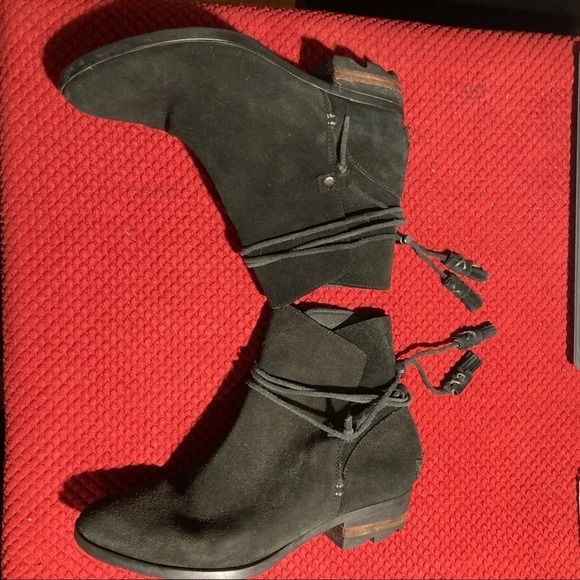 SOREL Sz 9.5 Farah Black Suede Ankle Tassels Pull On Booties - Picture 3 of 10